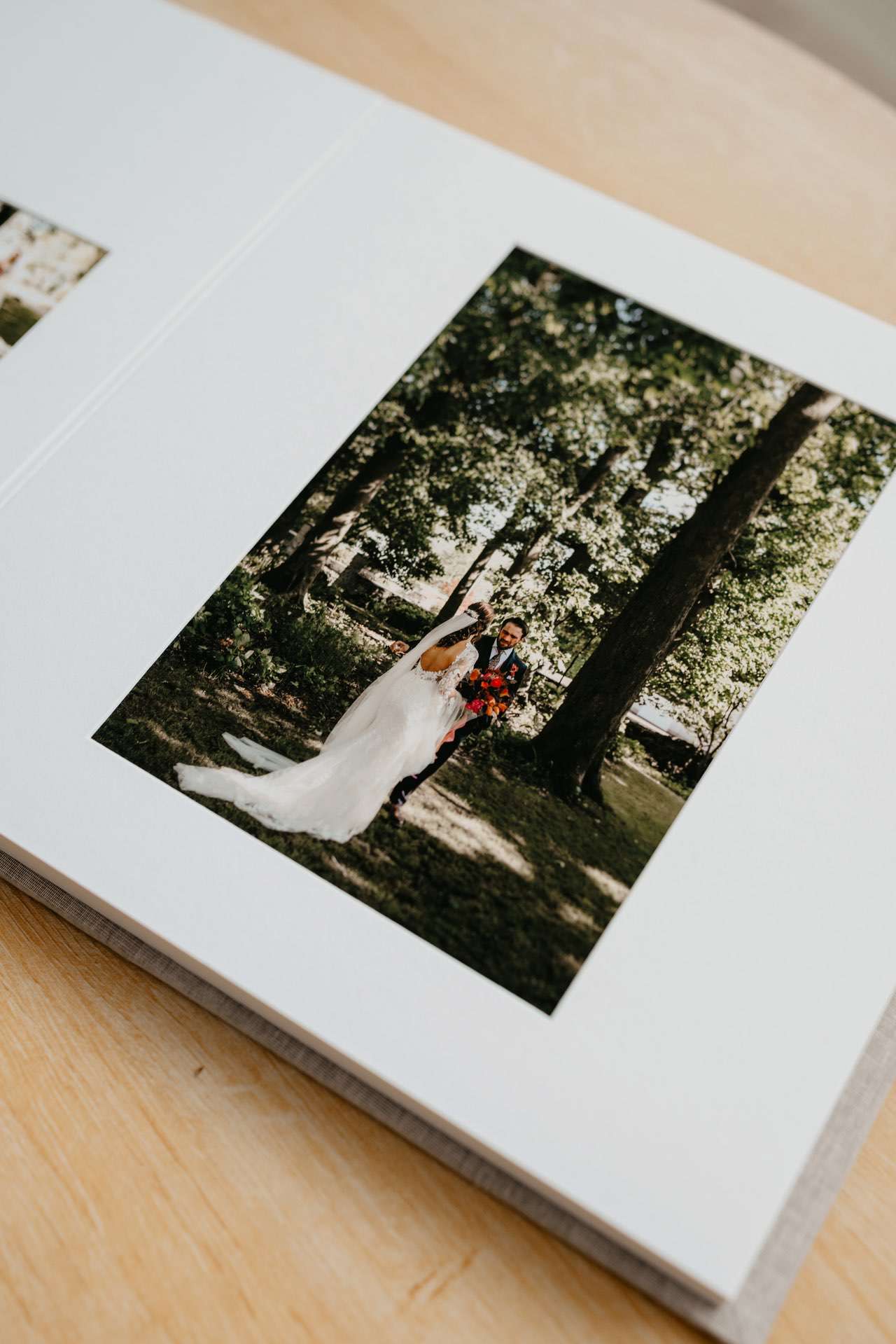 Luxury Matted Album in Pebble Cotton Fabric with Fine Art Printing For Weddings and Family Photos
